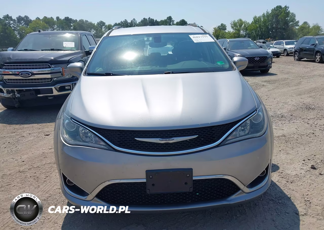 2018 Chrysler Pacifica Touring L VIN:2C4RC1BG9JR246759 - 12