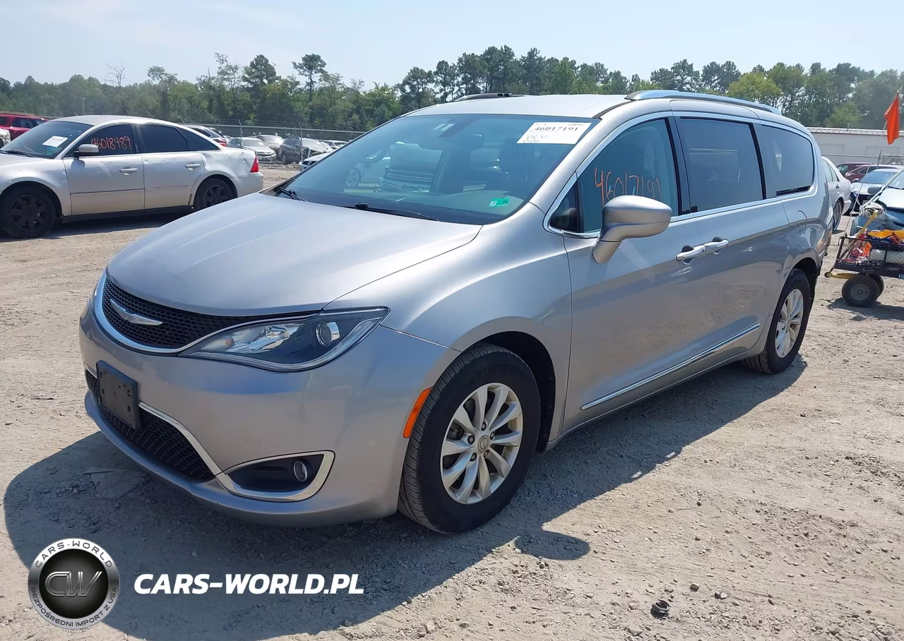 2018 Chrysler Pacifica Touring L VIN:2C4RC1BG9JR246759 - 2