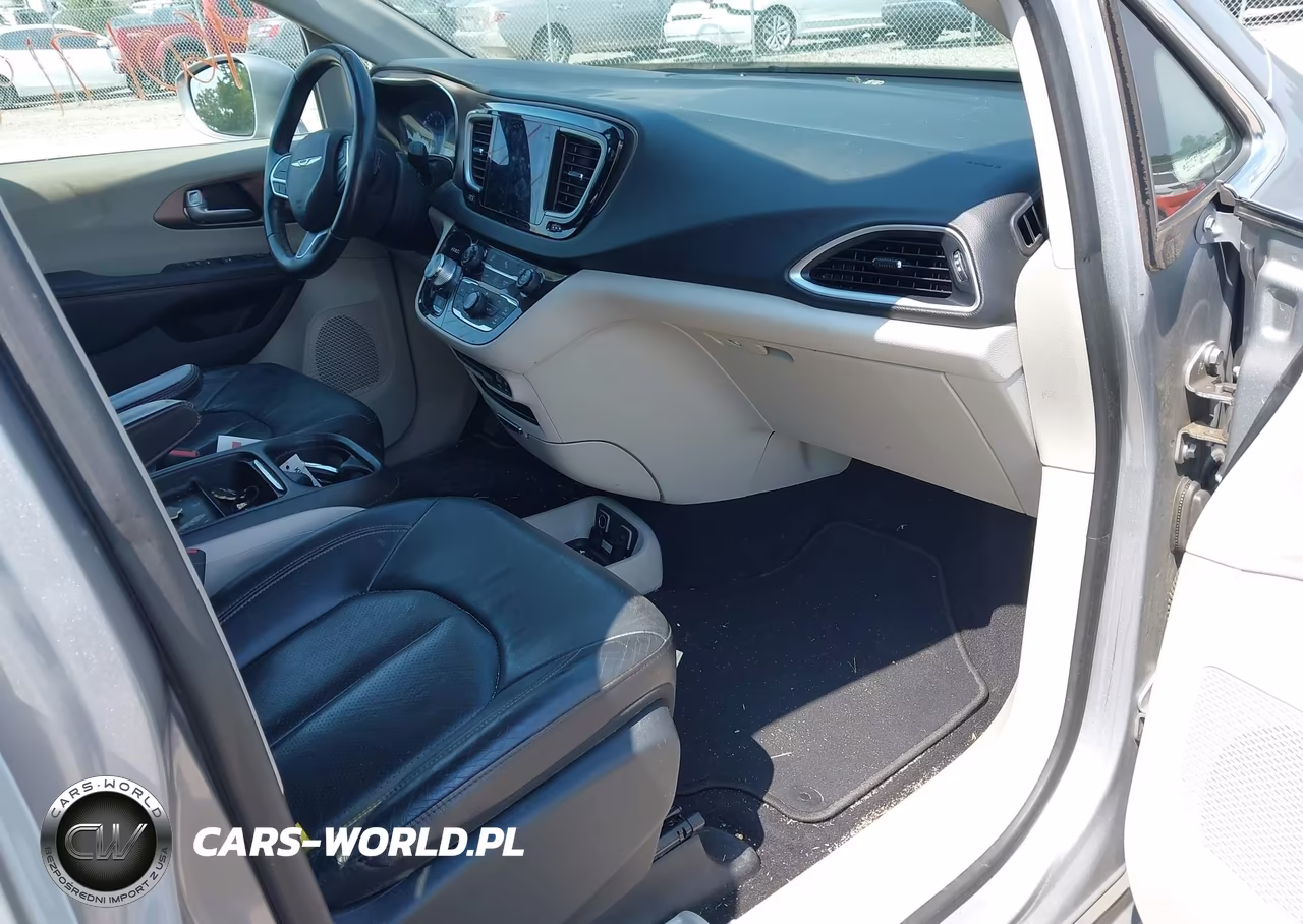 2018 Chrysler Pacifica Touring L VIN:2C4RC1BG9JR246759 - 5