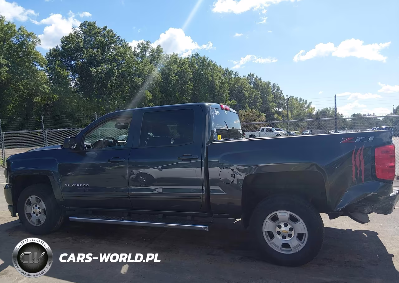 2018 Chevrolet Silverado 1500 2Lt VIN:3GCUKREC9JG247257 - 14