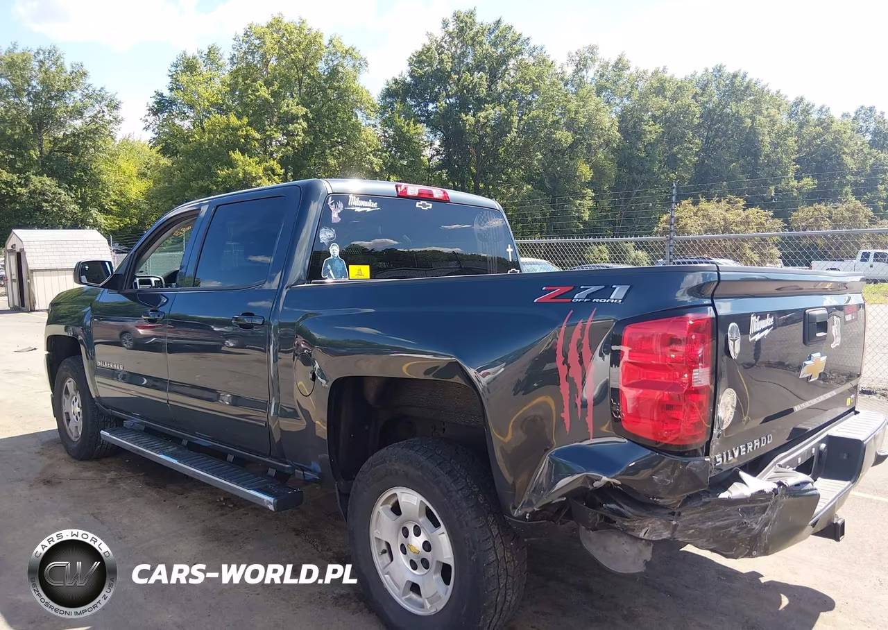 2018 Chevrolet Silverado 1500 2Lt VIN:3GCUKREC9JG247257 - 3