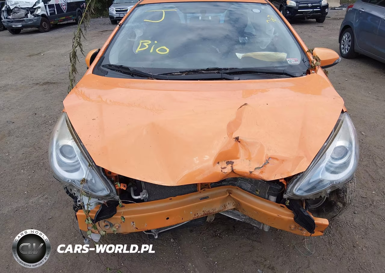 2015 Toyota Prius C Three VIN:JTDKDTB38F1087283 - 10