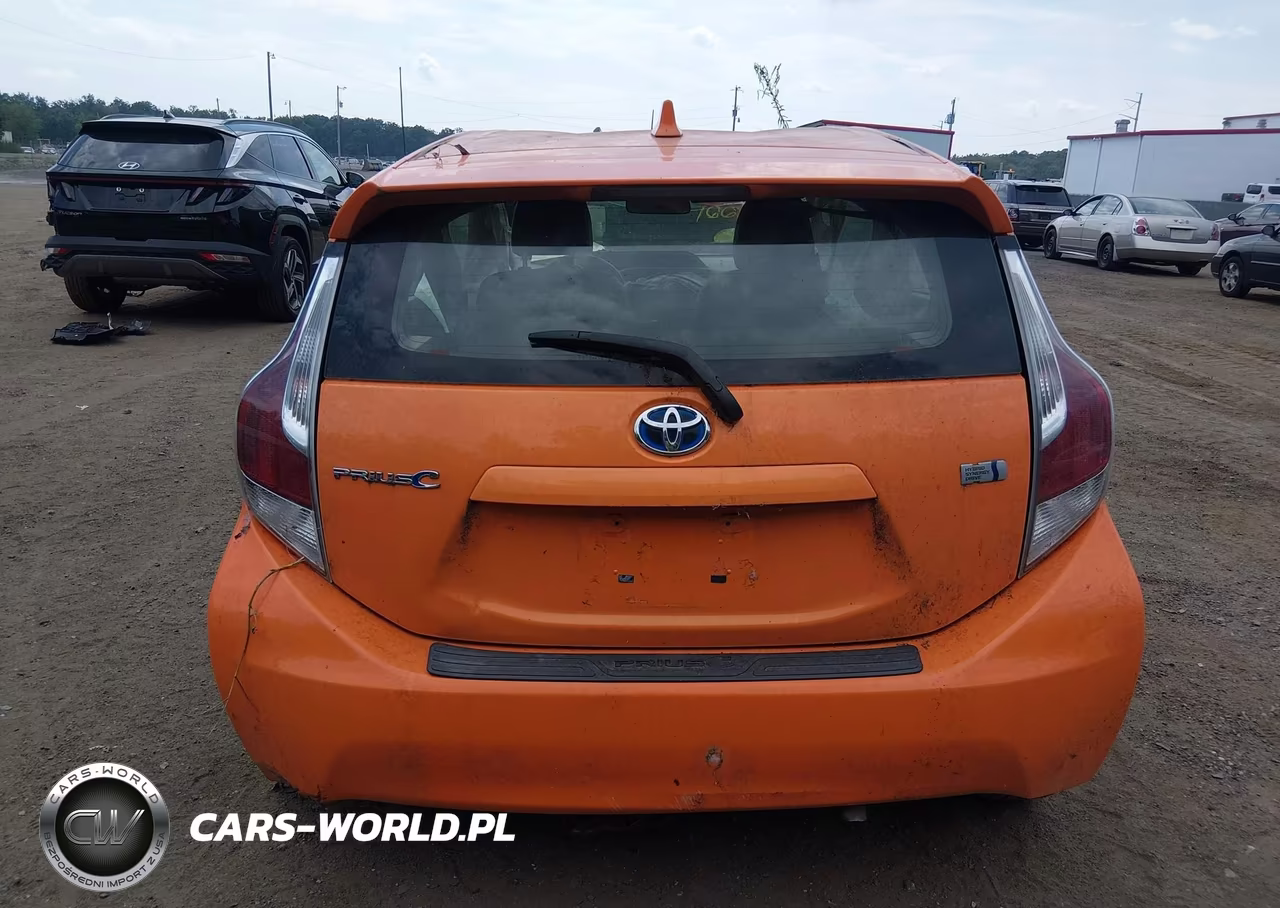 2015 Toyota Prius C Three VIN:JTDKDTB38F1087283 - 15