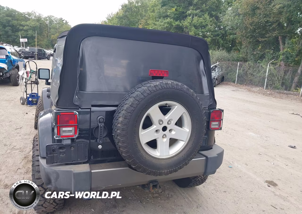 2014 Jeep Wrangler Unlimited Freedom Edition VIN:1C4BJWDG4EL184297 - 16