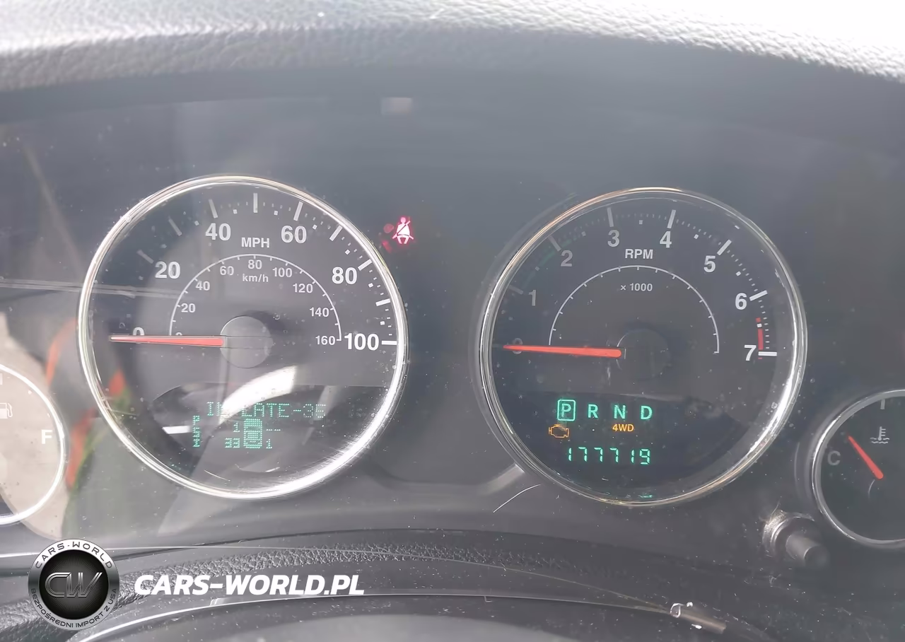 2014 Jeep Wrangler Unlimited Freedom Edition VIN:1C4BJWDG4EL184297 - 7