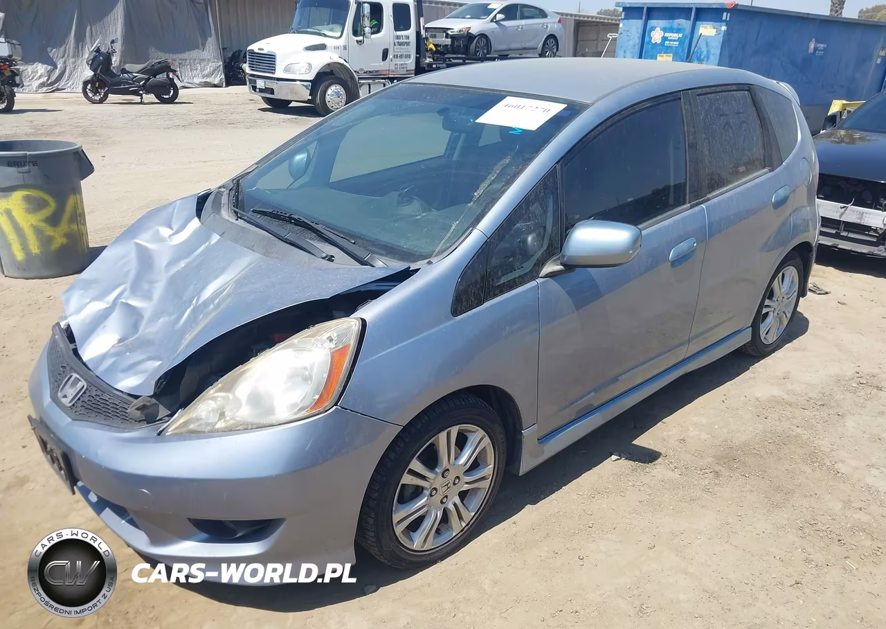 2011 Honda Fit Sport VIN:JHMGE8H52BC021799 - 2