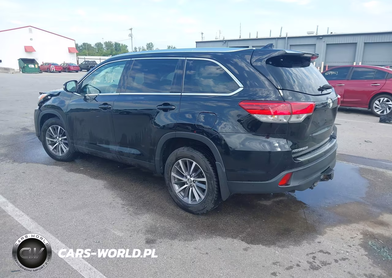 2018 Toyota Highlander Xle VIN:5TDJZRFH8JS529481 - 3