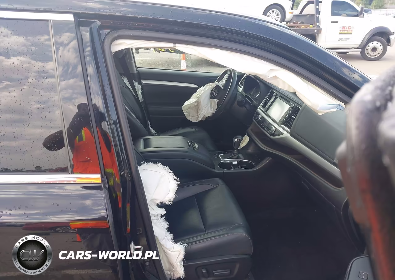 2018 Toyota Highlander Xle VIN:5TDJZRFH8JS529481 - 5