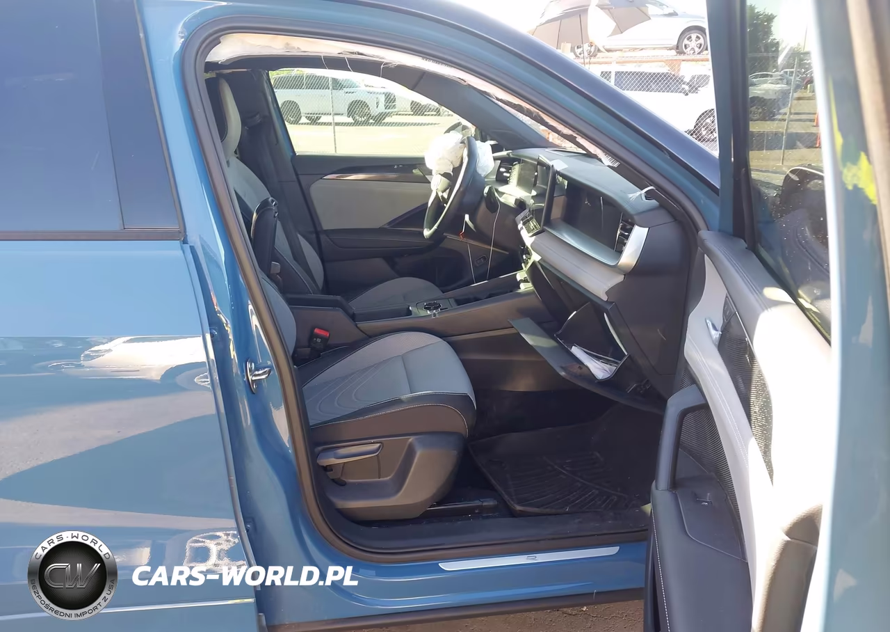 2025 Volkswagen Tiguan 2.0T Se R-Line Black VIN:3VVGR7RMXSM045872 - 5