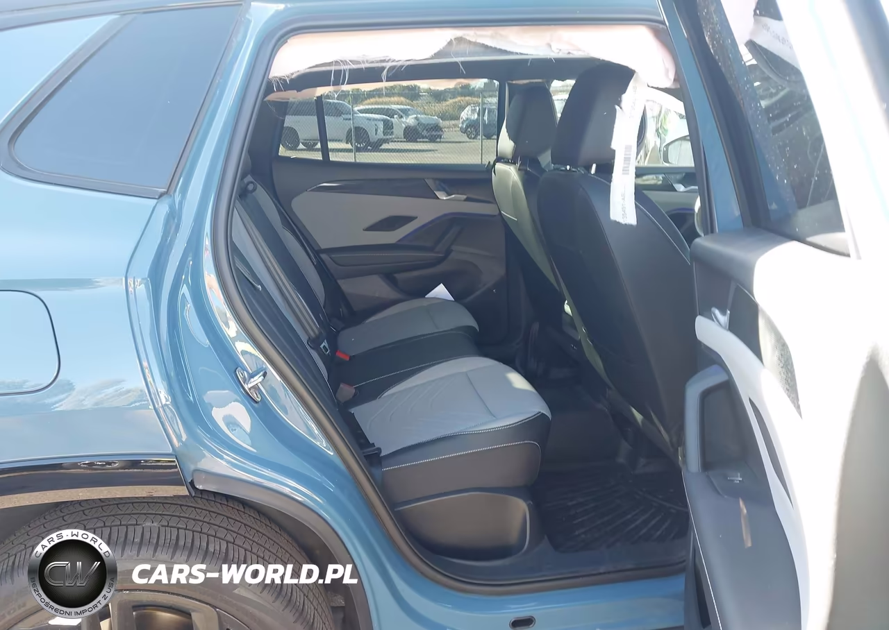 2025 Volkswagen Tiguan 2.0T Se R-Line Black VIN:3VVGR7RMXSM045872 - 8
