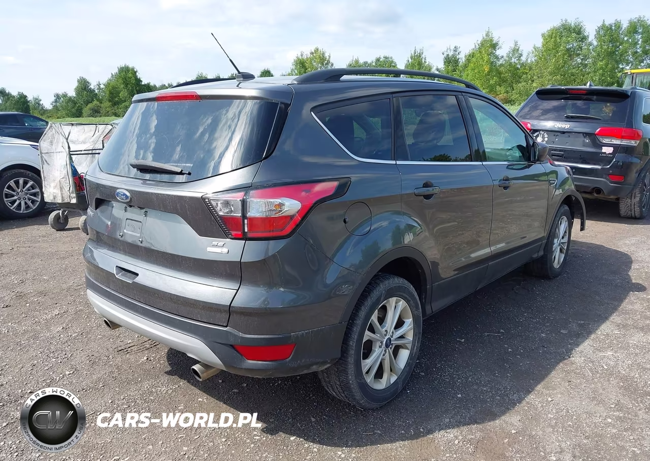 2018 Ford Escape Se VIN:1FMCU9GD5JUD13095 - 4