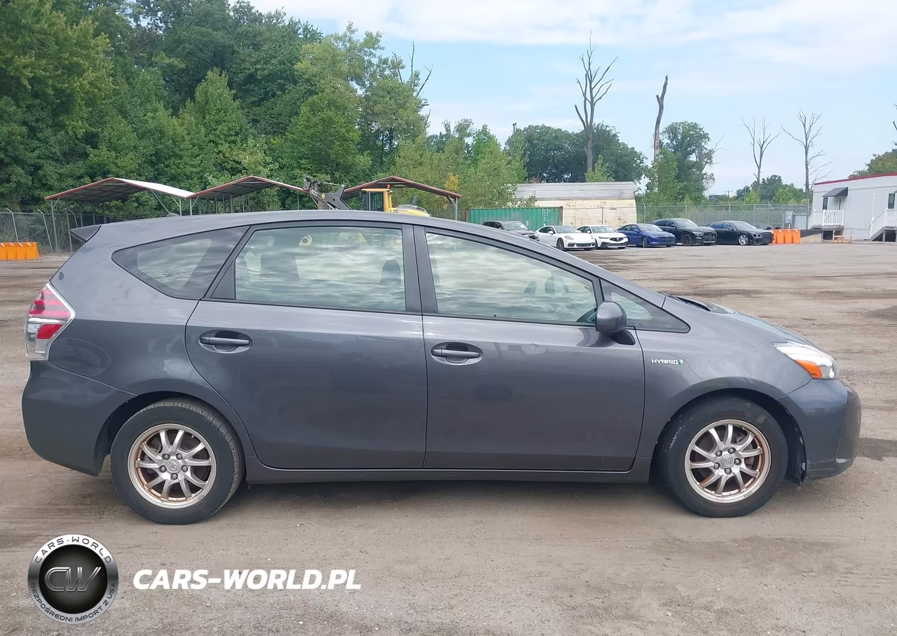 2015 Toyota Prius V Two VIN:JTDZN3EU4FJ038100 - 13