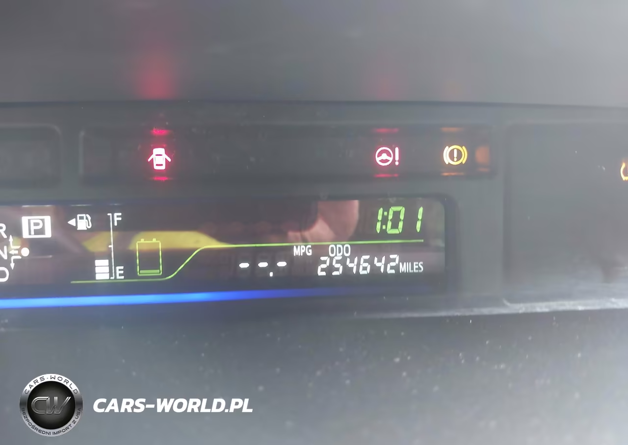 2015 Toyota Prius V Two VIN:JTDZN3EU4FJ038100 - 15