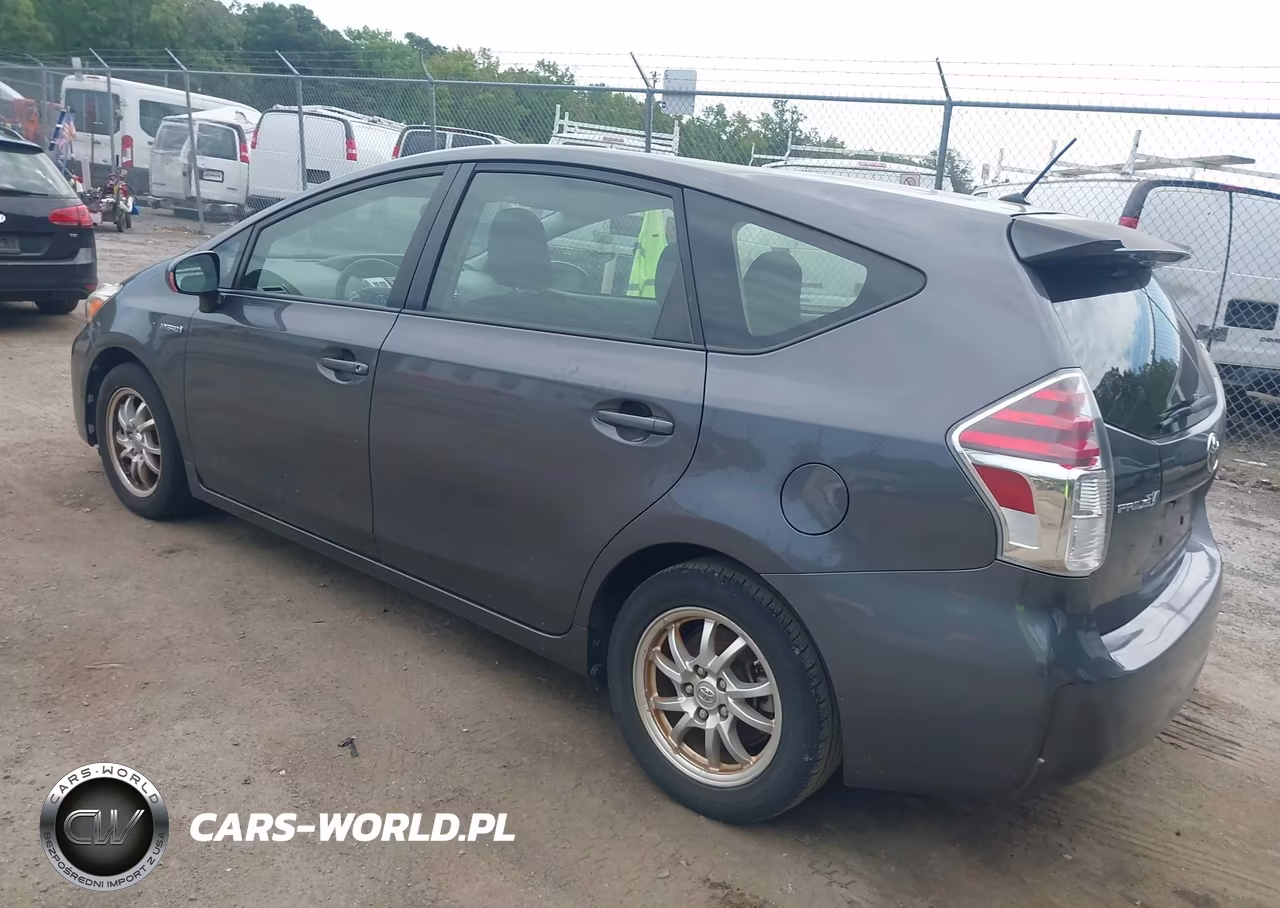 2015 Toyota Prius V Two VIN:JTDZN3EU4FJ038100 - 3