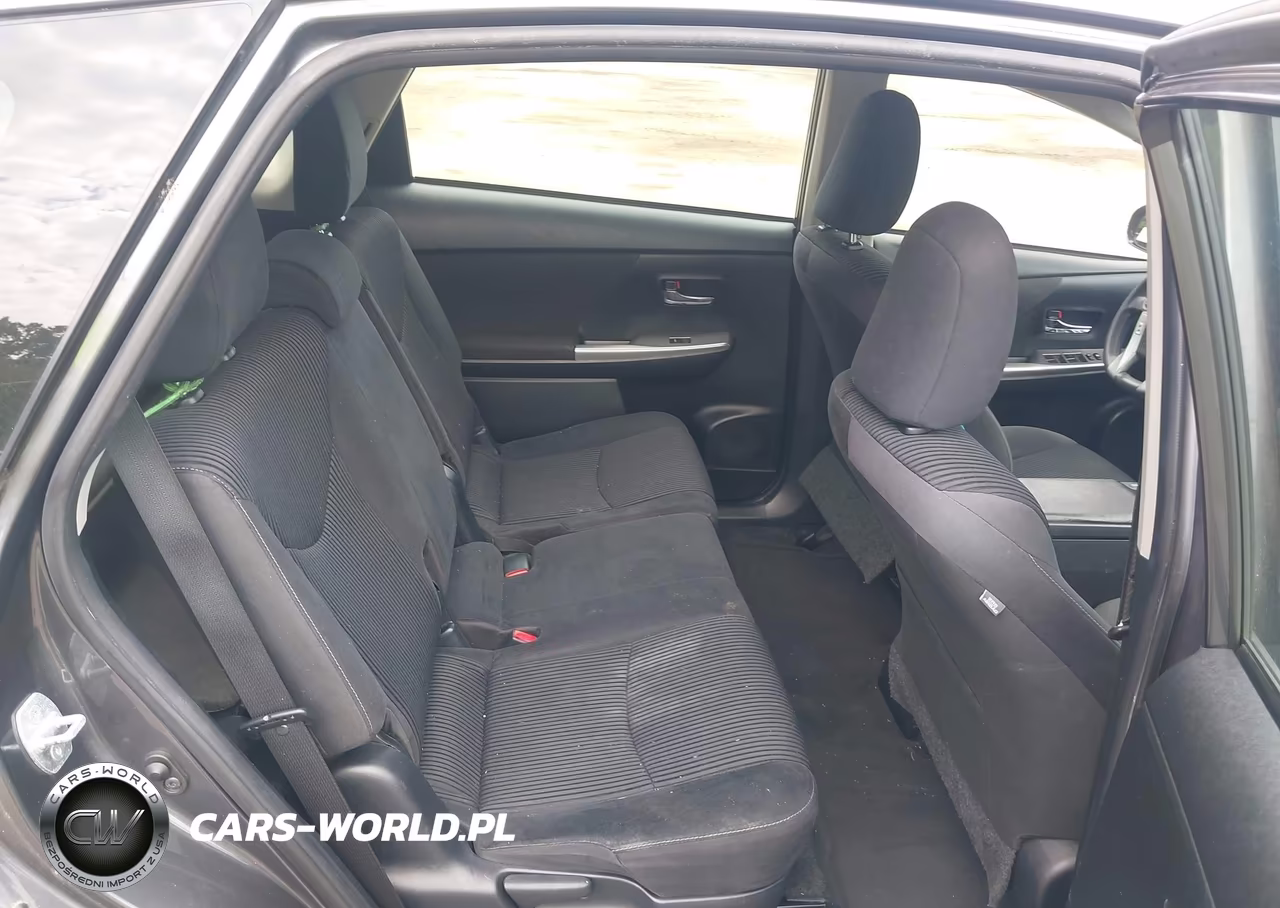 2015 Toyota Prius V Two VIN:JTDZN3EU4FJ038100 - 8