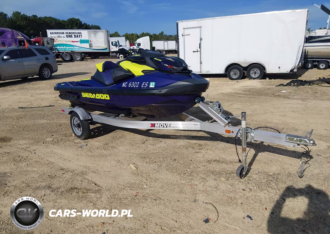 2021 Seadoo Rxt-X 300 & Trailer