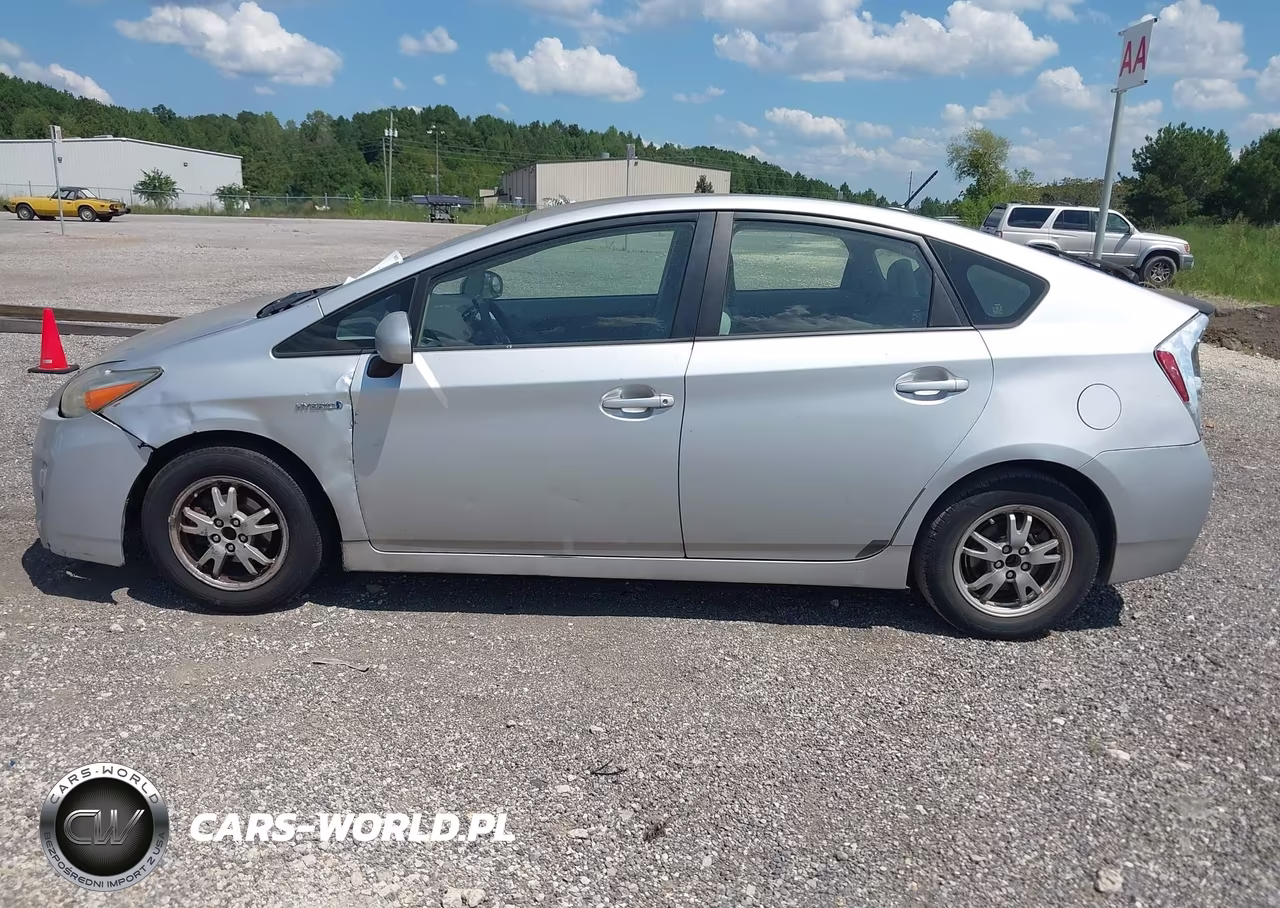 2011 Toyota Prius Two VIN:JTDKN3DU4B0287189 - 15