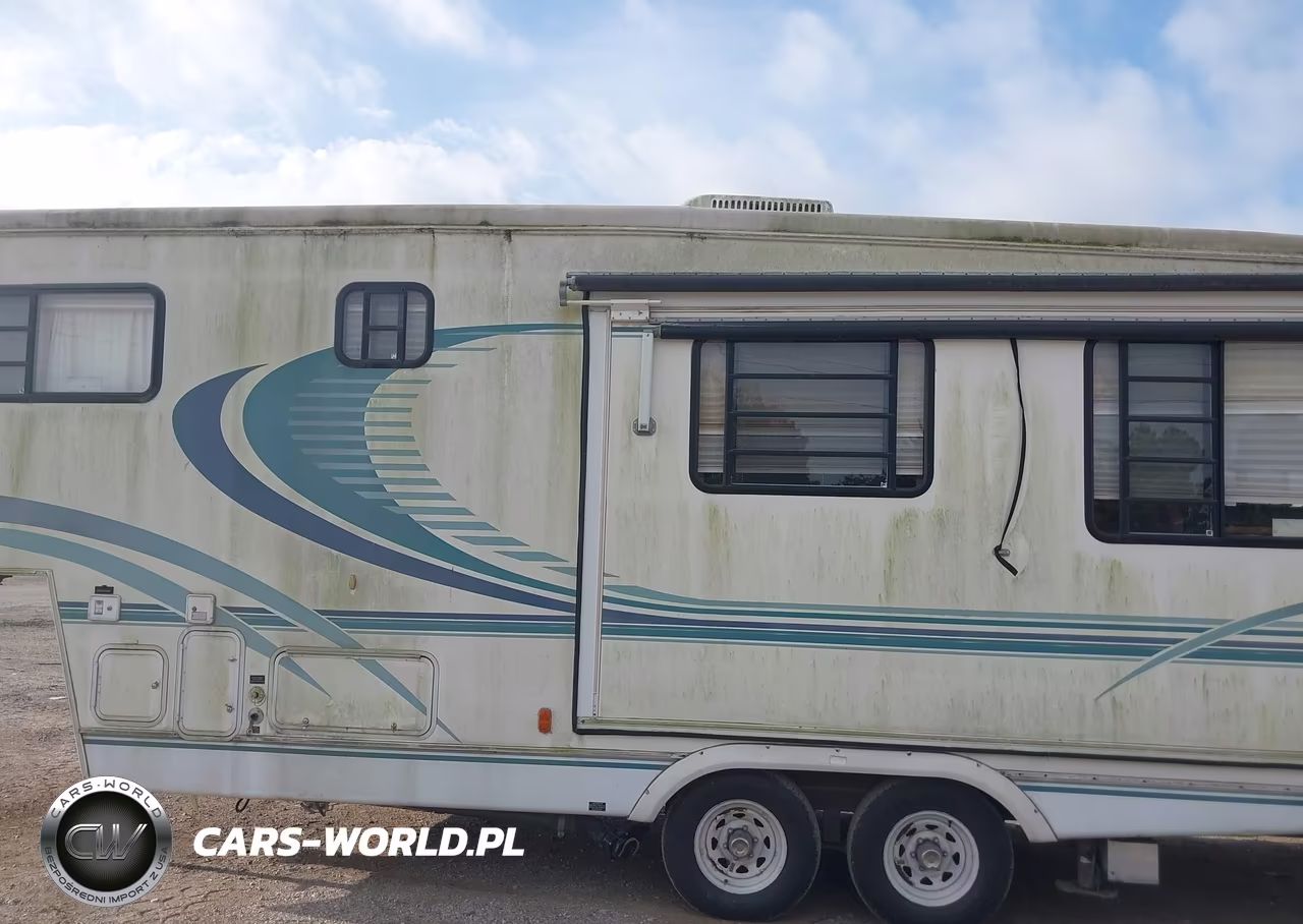 1999 Carriage Delux VIN:16F62C3N5X1013859 - 14
