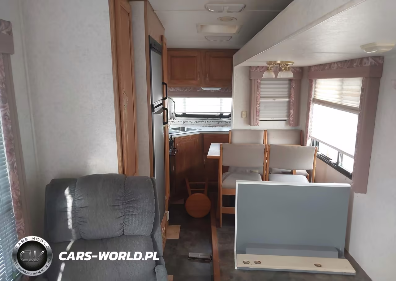 1999 Carriage Delux VIN:16F62C3N5X1013859 - 19