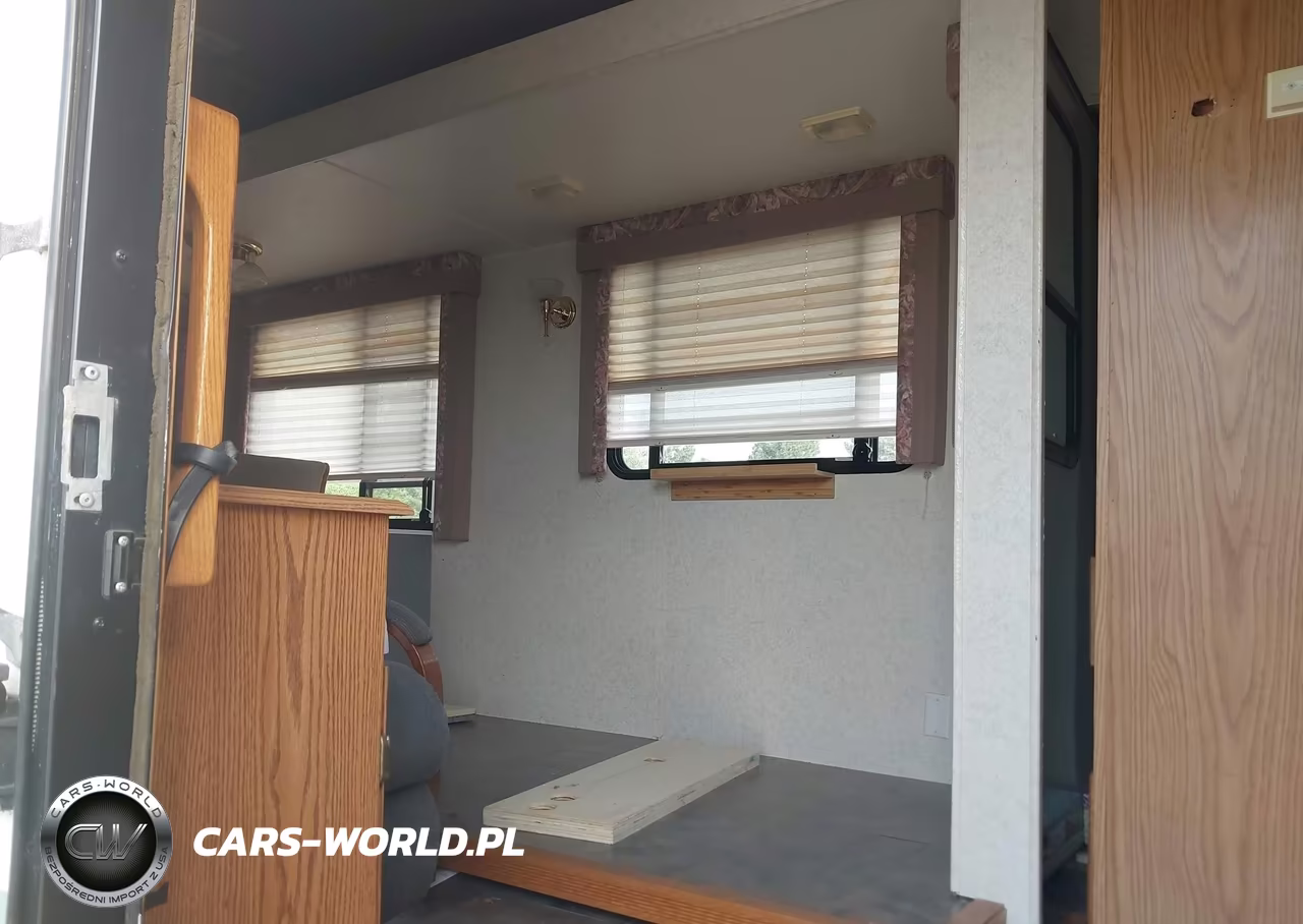 1999 Carriage Delux VIN:16F62C3N5X1013859 - 5