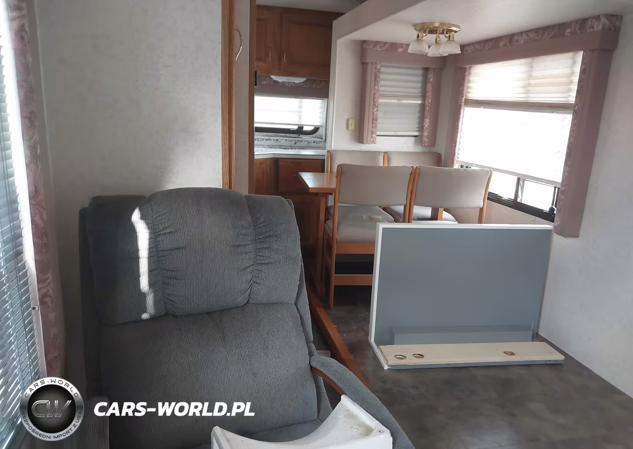1999 Carriage Delux VIN:16F62C3N5X1013859 - 8