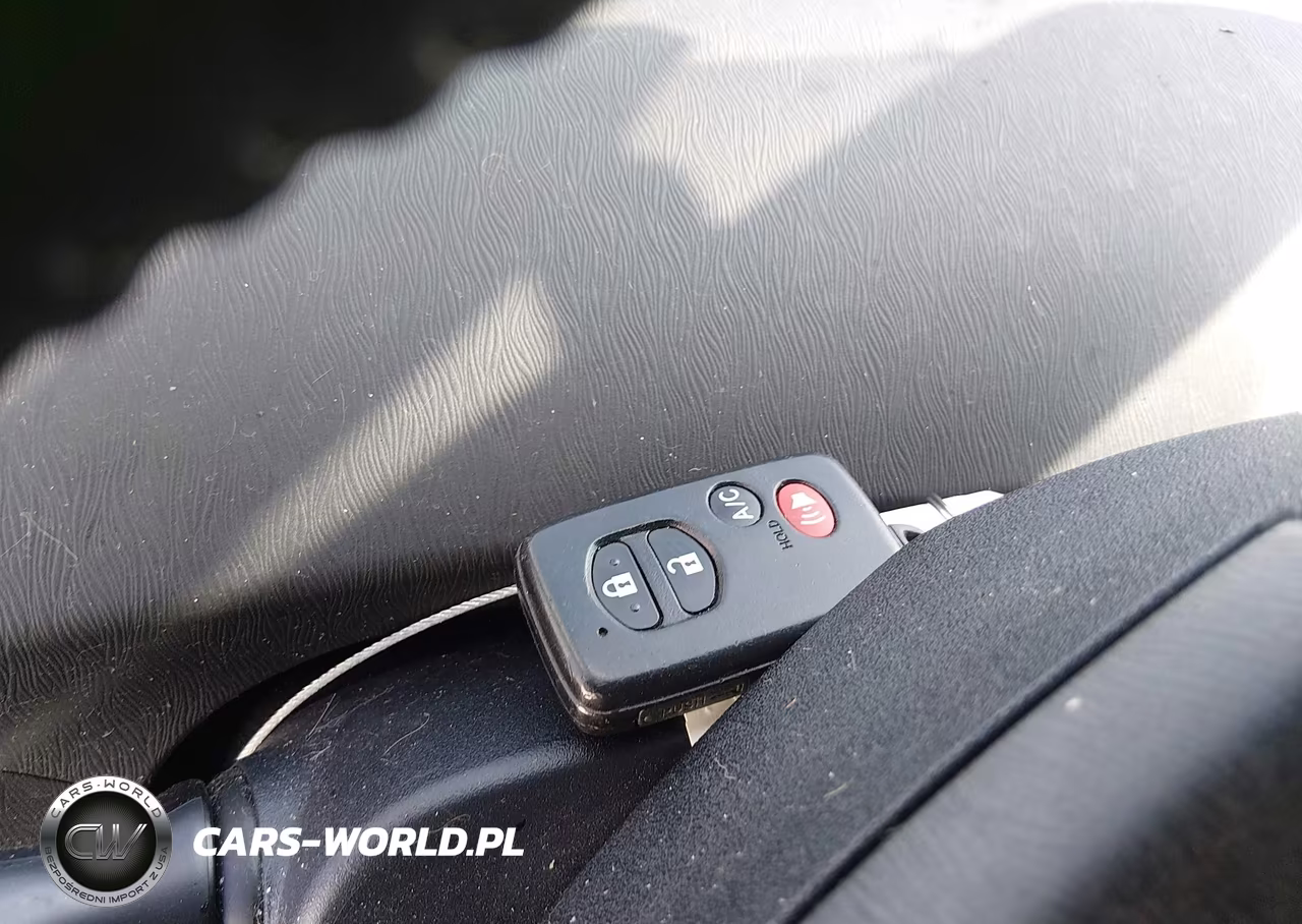 2015 Toyota Prius Four VIN:JTDKN3DU1F1994511 - 11