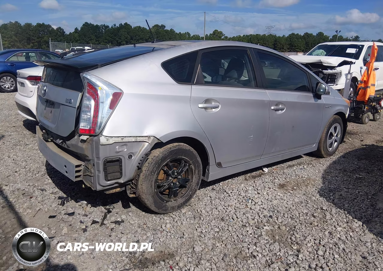 2015 Toyota Prius Four VIN:JTDKN3DU1F1994511 - 4