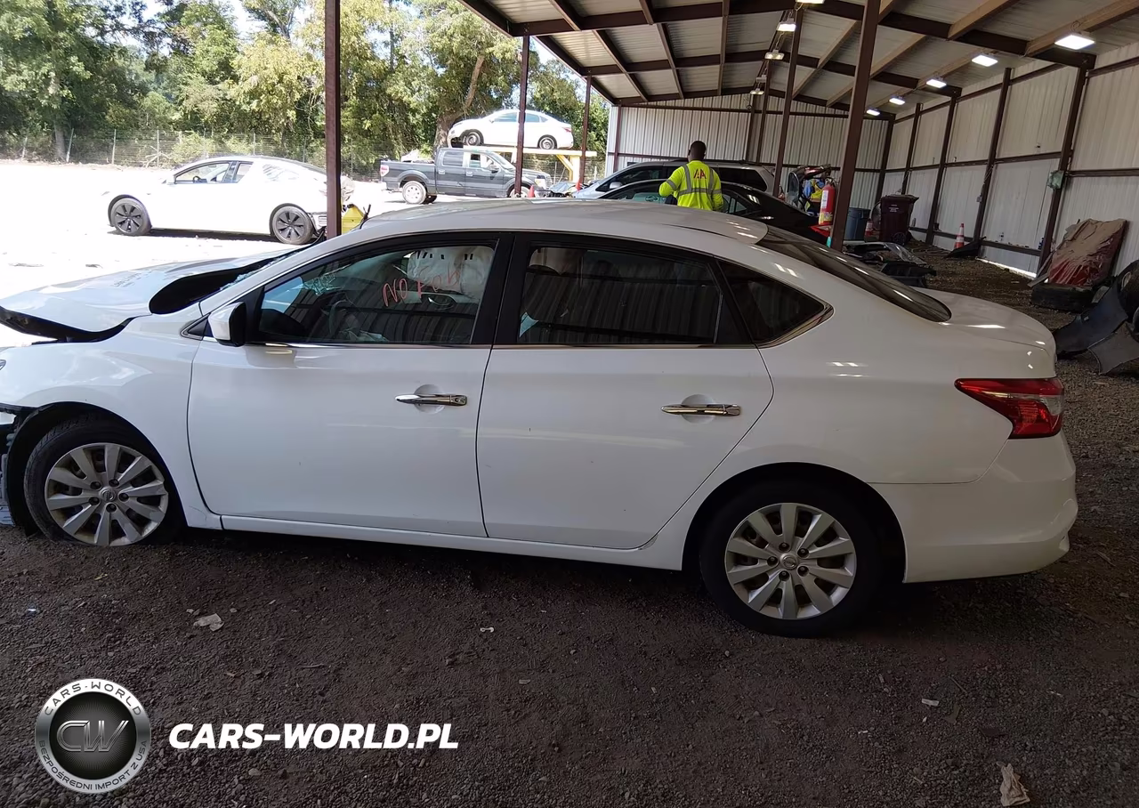 2018 Nissan Sentra S VIN:3N1AB7APXJY204852 - 14