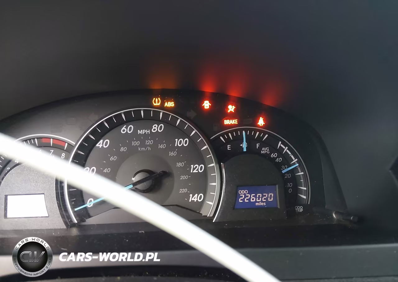 2015 Toyota Camry Le VIN:4T4BF1FK4FR502003 - 15