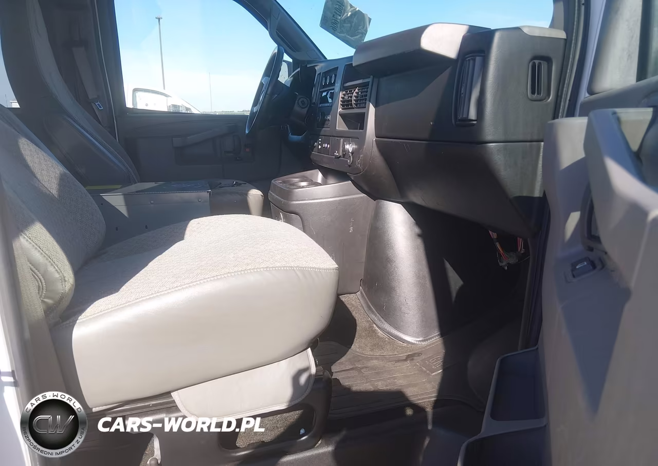 2018 Chevrolet Express 2500 Lt VIN:1GAWGFFP7J1341509 - 5