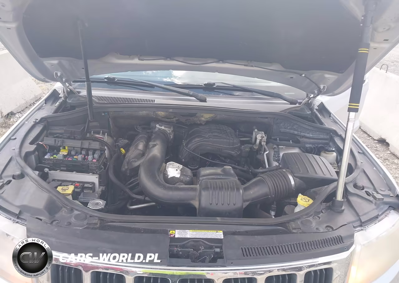2011 Jeep Grand Cherokee Laredo VIN:1J4RS4GG1BC574887 - 10