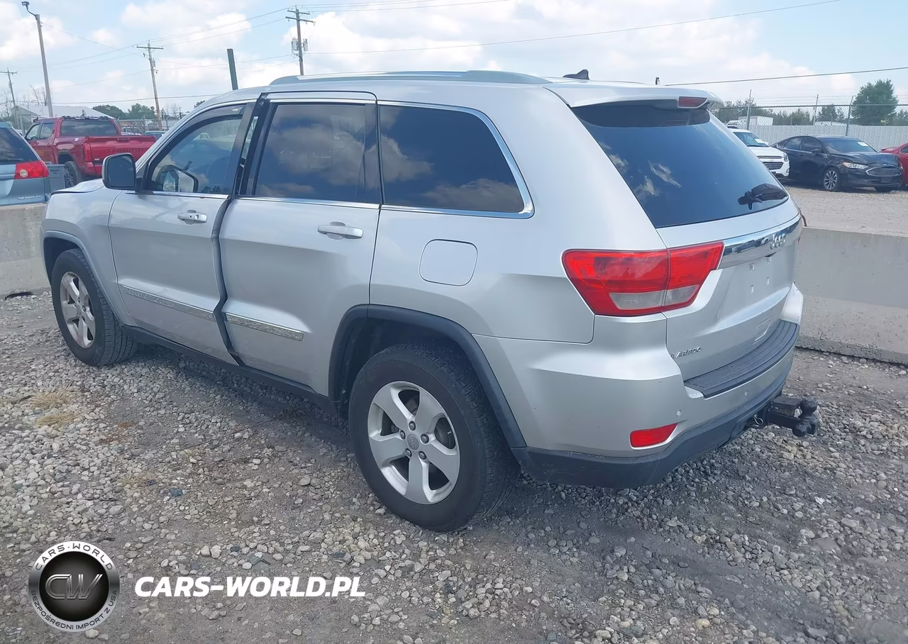 2011 Jeep Grand Cherokee Laredo VIN:1J4RS4GG1BC574887 - 3