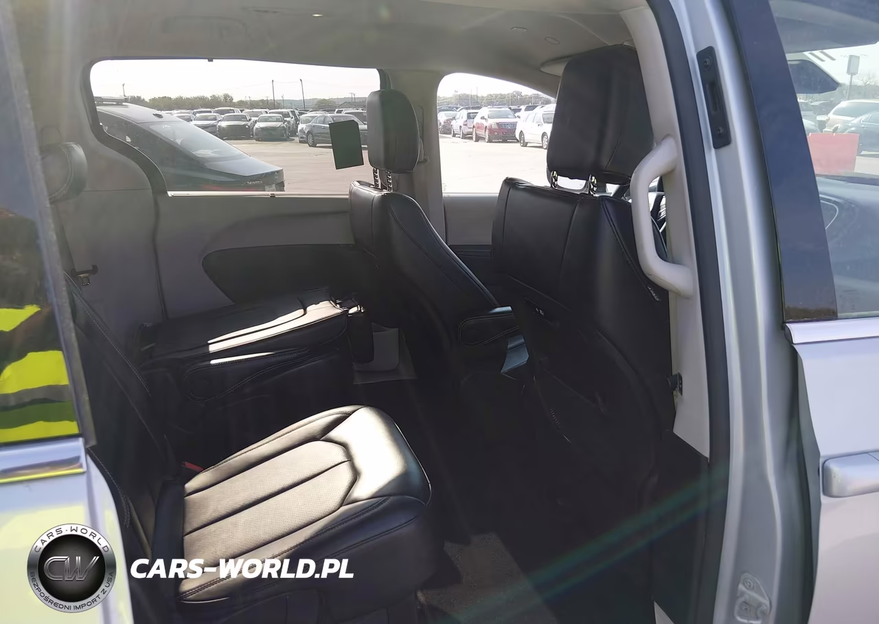2024 Chrysler Pacifica Touring L VIN:2C4RC1BG3RR144322 - 8