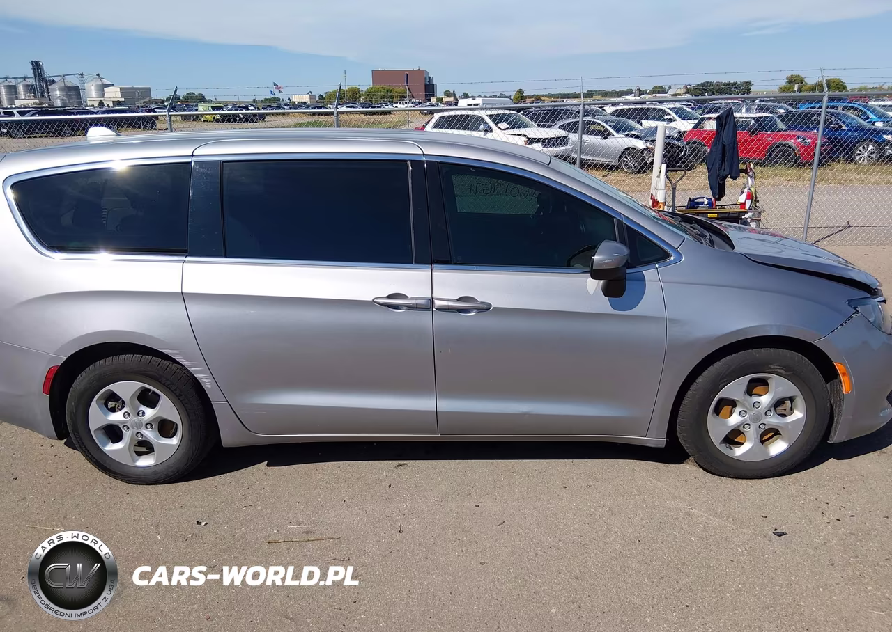 2017 Chrysler Pacifica Lx VIN:2C4RC1CG1HR788771 - 14