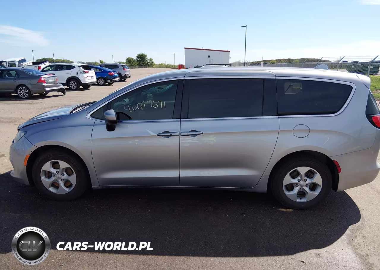 2017 Chrysler Pacifica Lx VIN:2C4RC1CG1HR788771 - 15