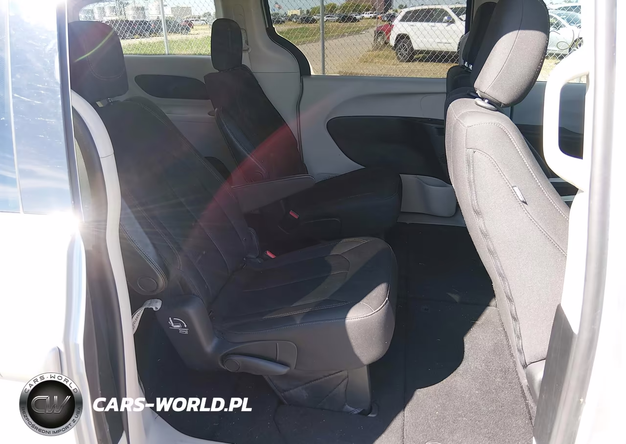 2017 Chrysler Pacifica Lx VIN:2C4RC1CG1HR788771 - 8