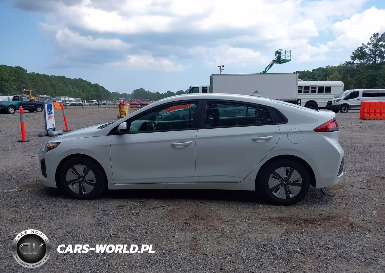 2020 Hyundai Ioniq Hybrid Blue VIN:KMHC65LC5LU220032 - 14