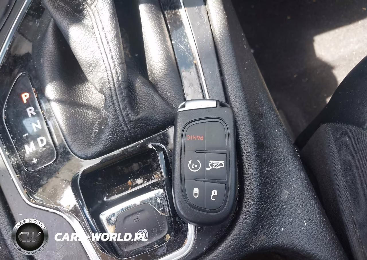 2023 Jeep Cherokee Altitude Lux 4X4 VIN:1C4PJMMB5PD115338 - 11