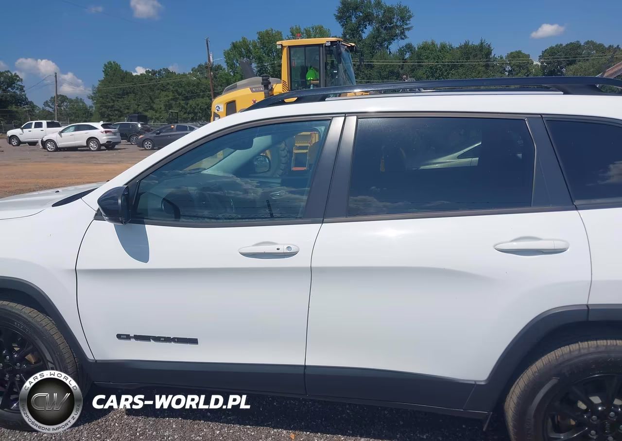 2023 Jeep Cherokee Altitude Lux 4X4 VIN:1C4PJMMB5PD115338 - 14