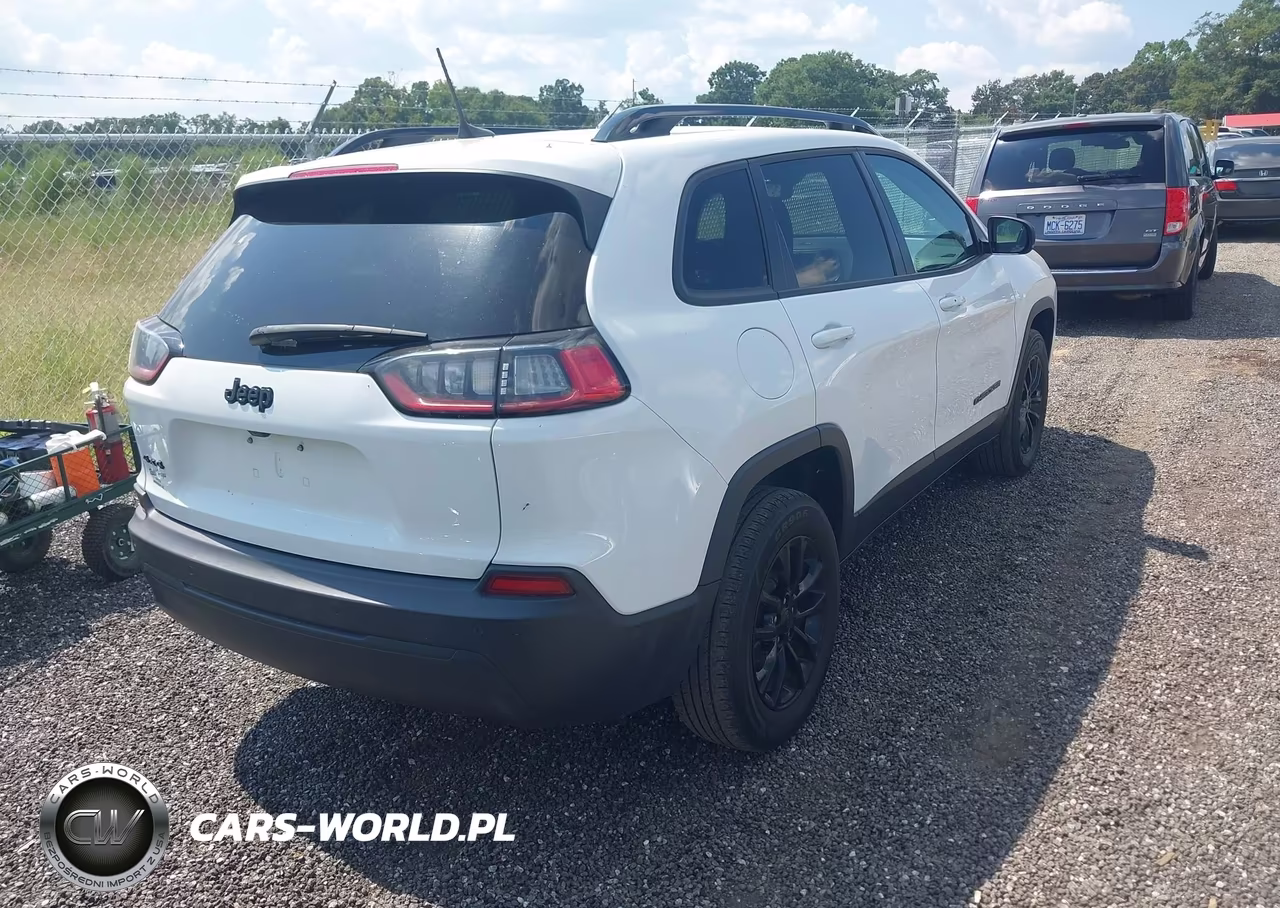 2023 Jeep Cherokee Altitude Lux 4X4 VIN:1C4PJMMB5PD115338 - 4