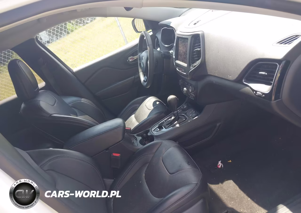 2023 Jeep Cherokee Altitude Lux 4X4 VIN:1C4PJMMB5PD115338 - 5