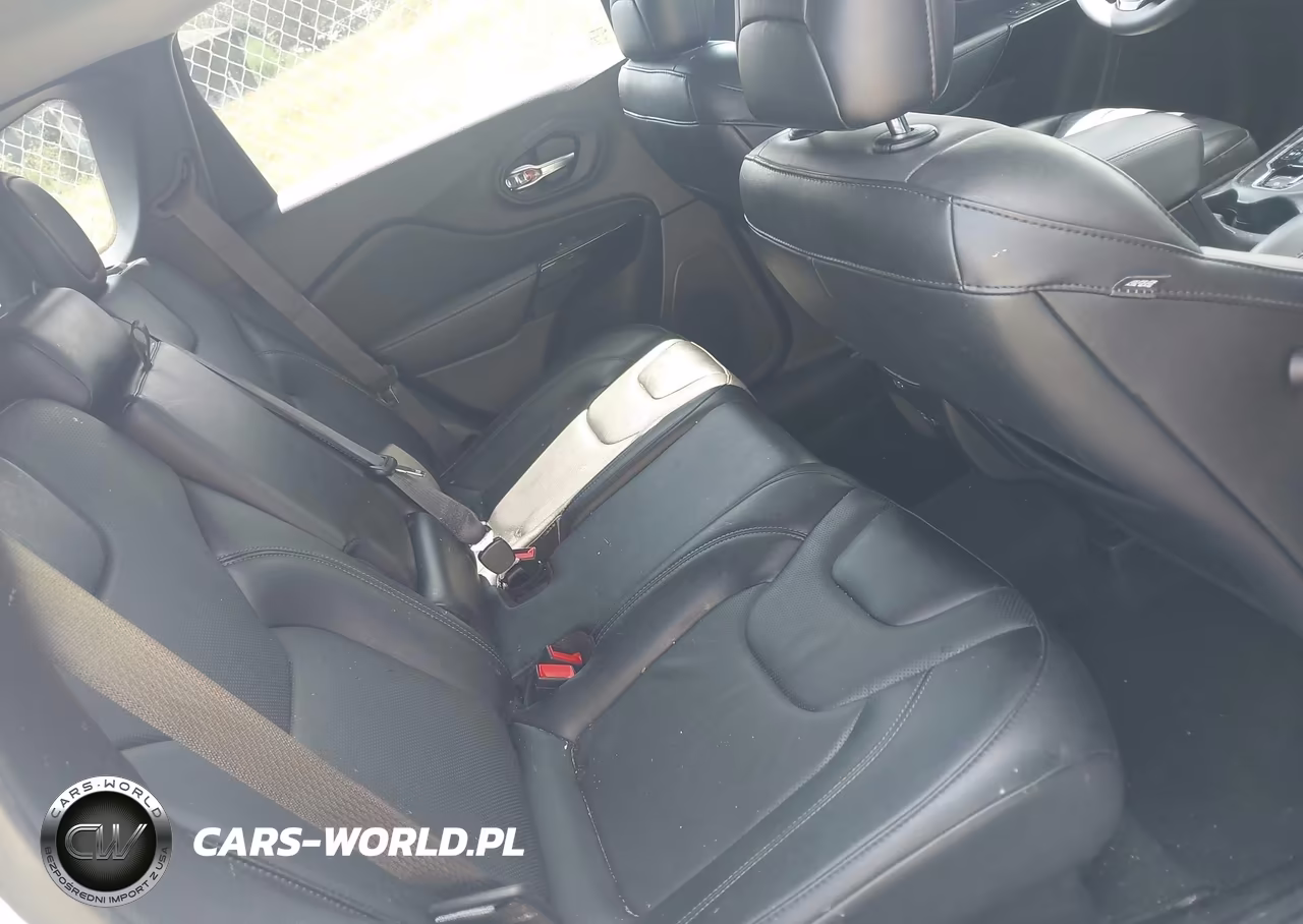 2023 Jeep Cherokee Altitude Lux 4X4 VIN:1C4PJMMB5PD115338 - 8