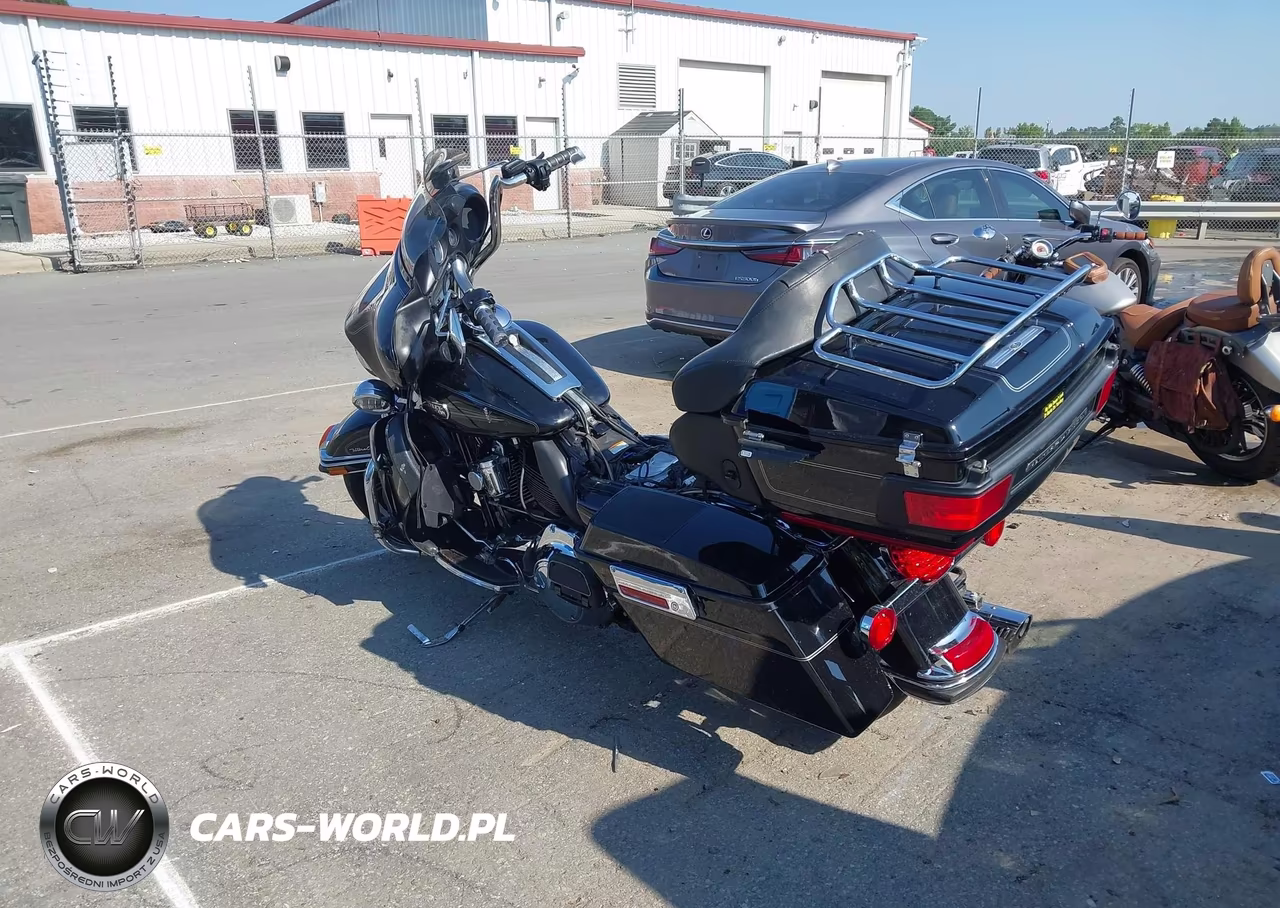 2009 Harley-Davidson Flhtcu VIN:1HD1FC4169Y621568 - 3