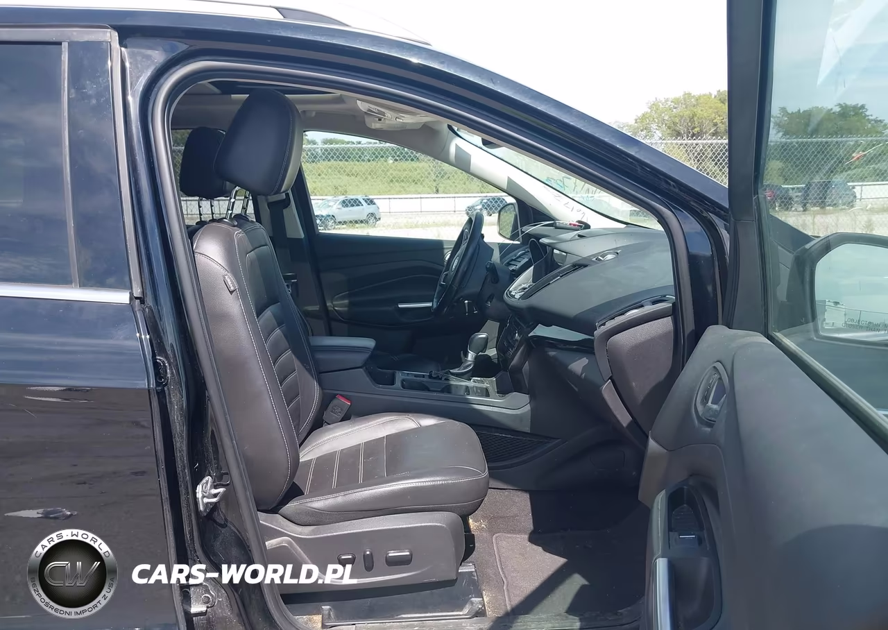 2017 Ford Escape Titanium VIN:1FMCU9J96HUA50128 - 5