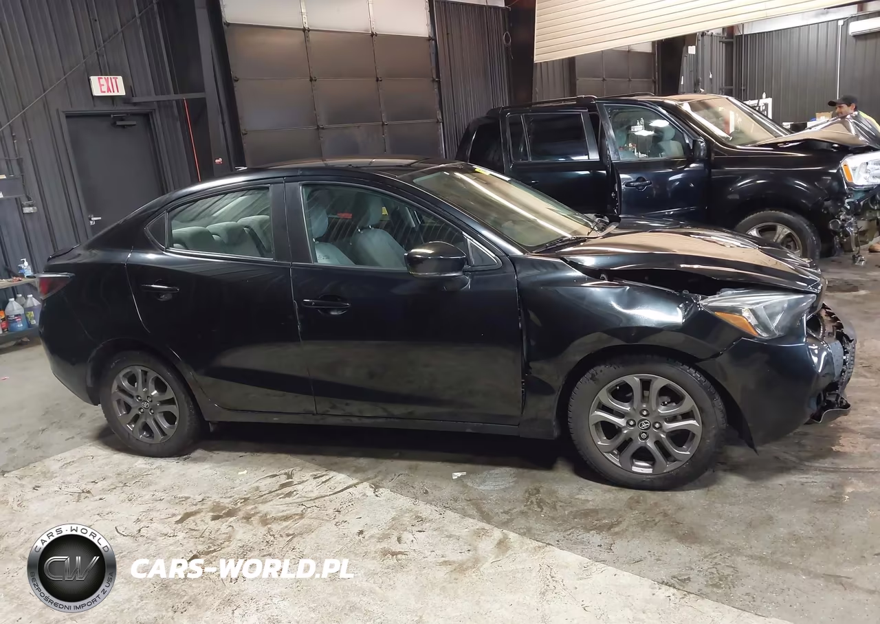 2020 Toyota Yaris Le VIN:3MYDLBYVXLY712239 - 13