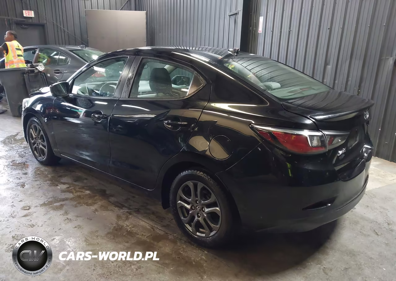 2020 Toyota Yaris Le VIN:3MYDLBYVXLY712239 - 3