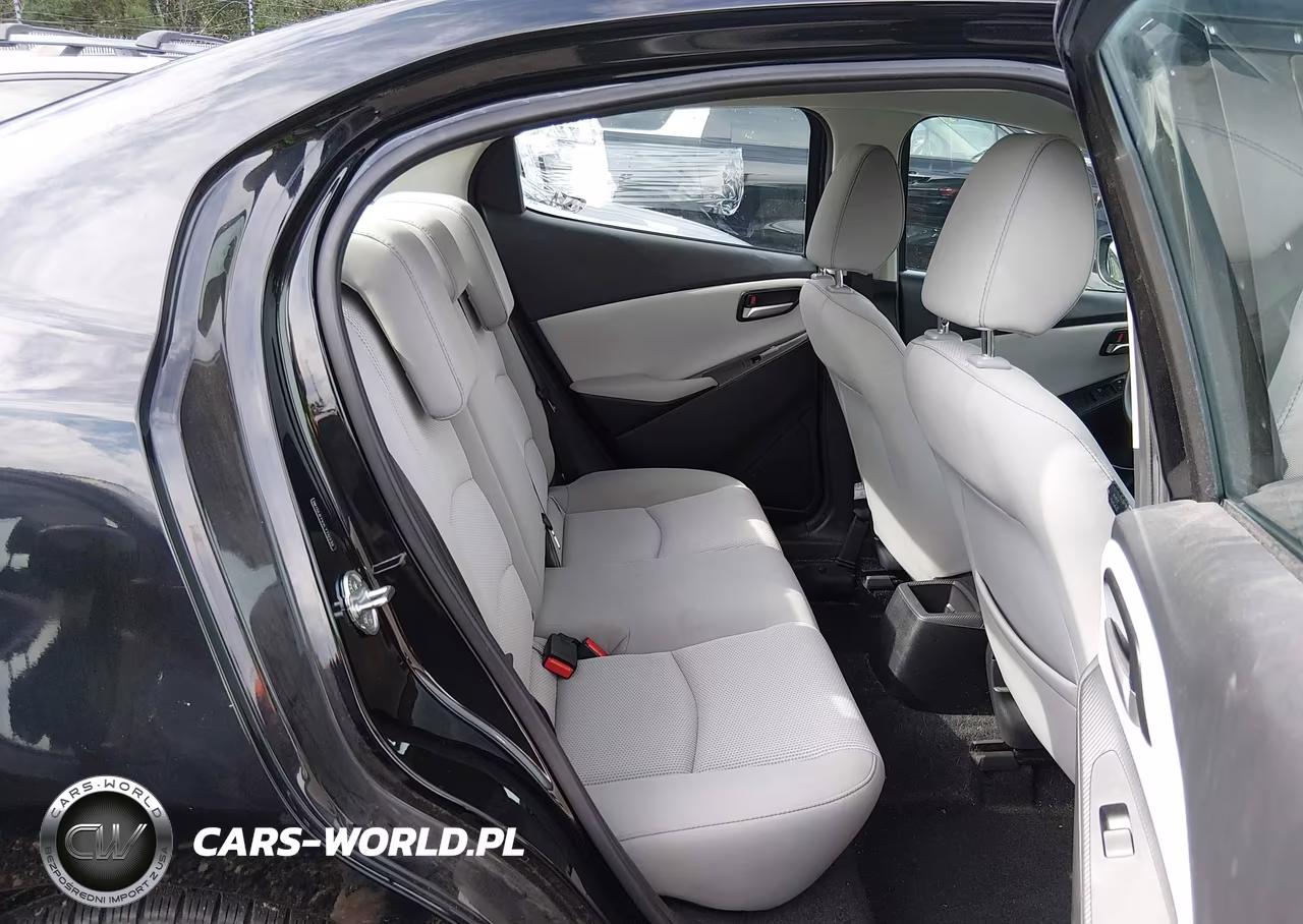 2020 Toyota Yaris Le VIN:3MYDLBYVXLY712239 - 8