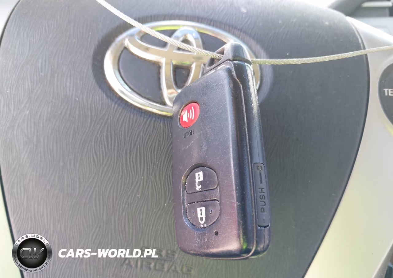 2013 Toyota Prius Three VIN:JTDKN3DU6D0340848 - 11