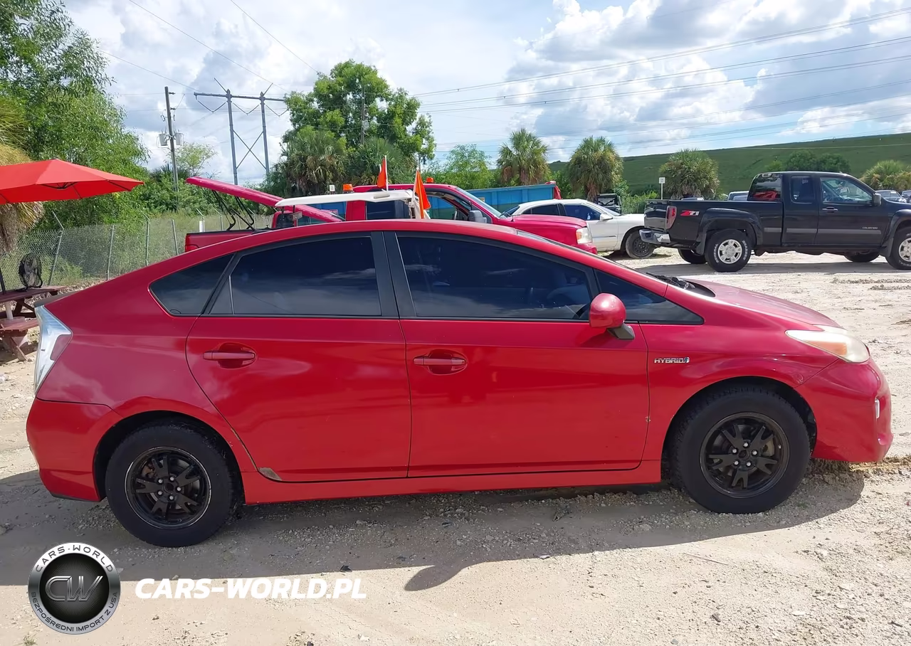 2013 Toyota Prius Three VIN:JTDKN3DU6D0340848 - 13