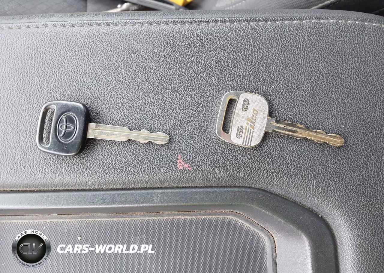 1999 Toyota Camry Le VIN:4T1BG22KXXU522969 - 11